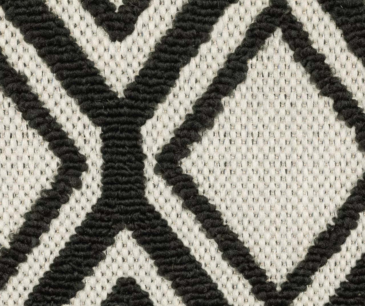 Torcal Beige & Black Diamond Lattice Outdoor Area Rug, (1.1' X 3.9') 5 Torcal Beige & Black Diamond Lattice Outdoor Area Rug, (1.1' X 3.9') - Image 3