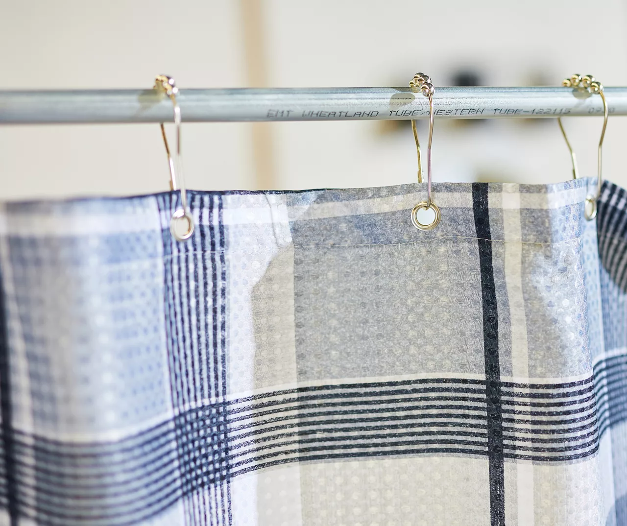 Sutton Gray Plaid Polyester Shower Curtain Set 4 Sutton Gray Plaid Polyester Shower Curtain Set - Image 2