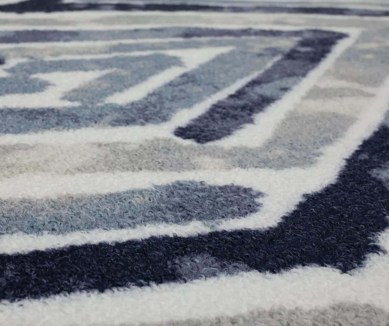 Pamona Blue & White Geometric Area Rug, (6' X 9') 6 Pamona Blue & White Geometric Area Rug, (6' X 9') - Image 4