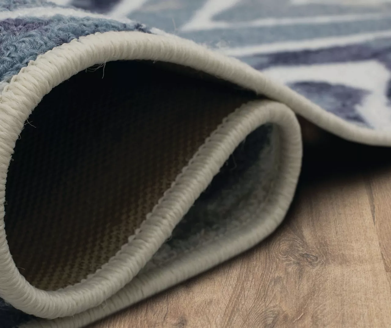 Pamona Blue & White Geometric Area Rug, (6' X 9') 8 Pamona Blue & White Geometric Area Rug, (6' X 9') - Image 6