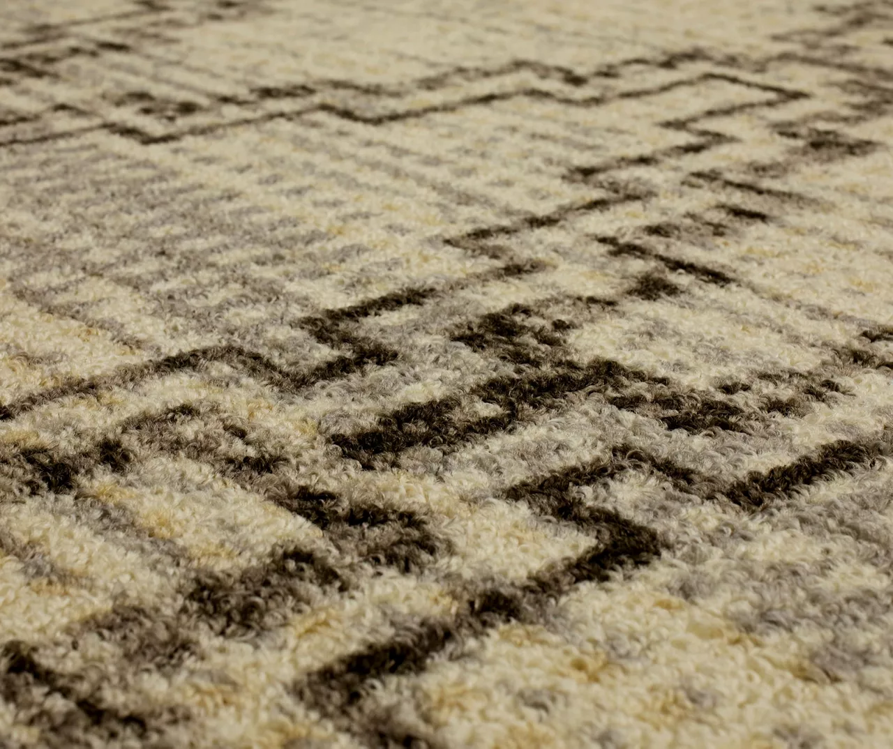 Ronson Gray & Beige Geometric Area Rug, (7.5' X 10') 6 Ronson Gray & Beige Geometric Area Rug, (7.5' X 10') - Image 4