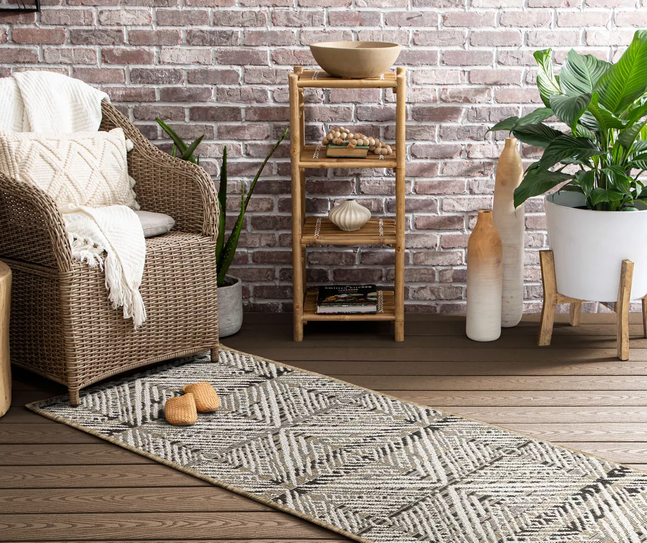 Poolside Diamond Dark Gray & Ivory Outdoor Area Rug, (2.5' X 6') 7 Poolside Diamond Dark Gray & Ivory Outdoor Area Rug, (2.5' X 6') - Image 5