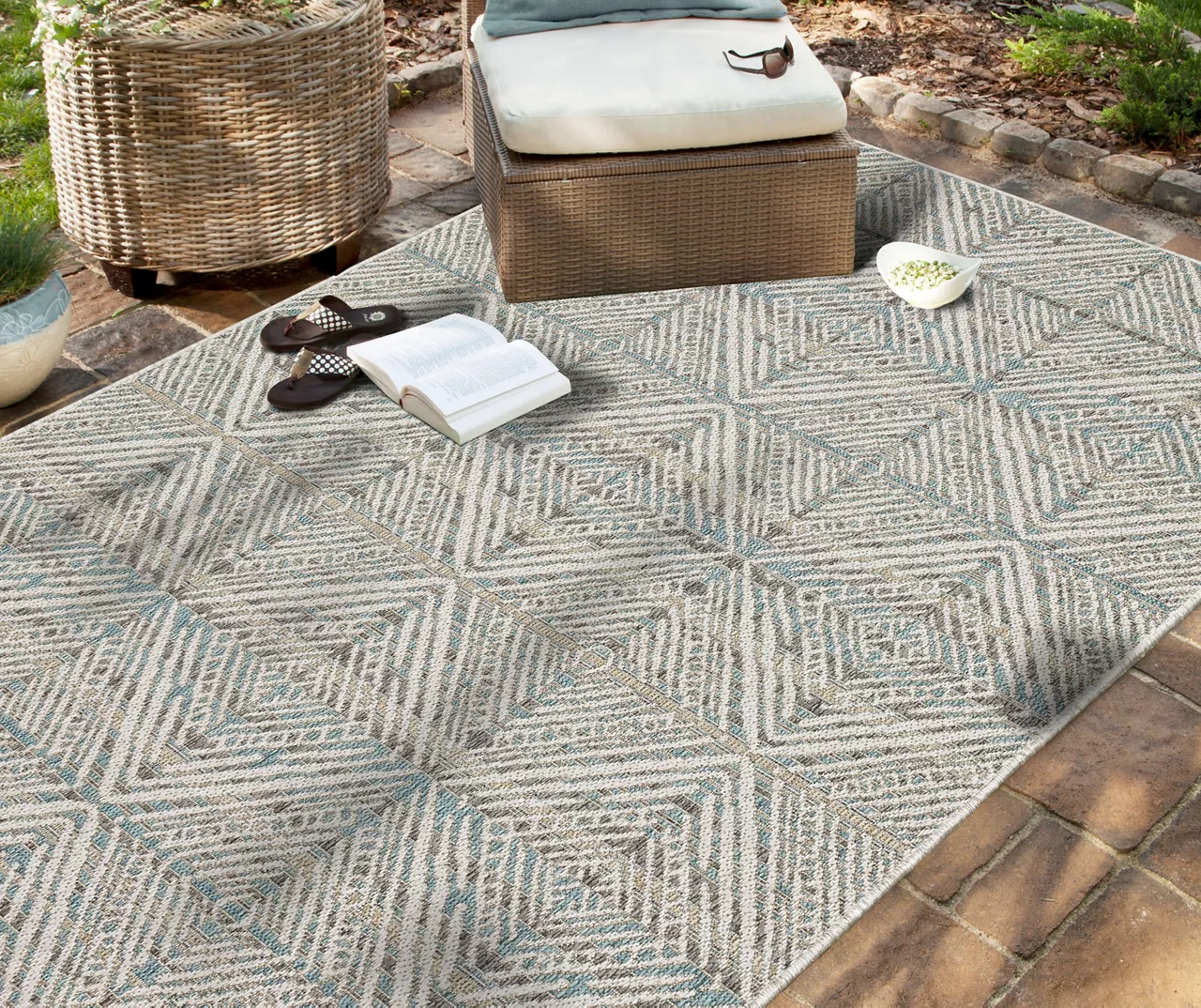 Poolside Diamond Light Gray & Turquoise Outdoor Area Rug, (5' 3" X 7.5') 7 Poolside Diamond Light Gray & Turquoise Outdoor Area Rug, (5' 3" X 7.5') - Image 5
