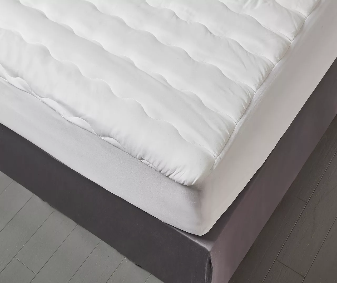 White Microfiber Waterproof Mattress Pad 10 White Microfiber Waterproof Mattress Pad - Image 8