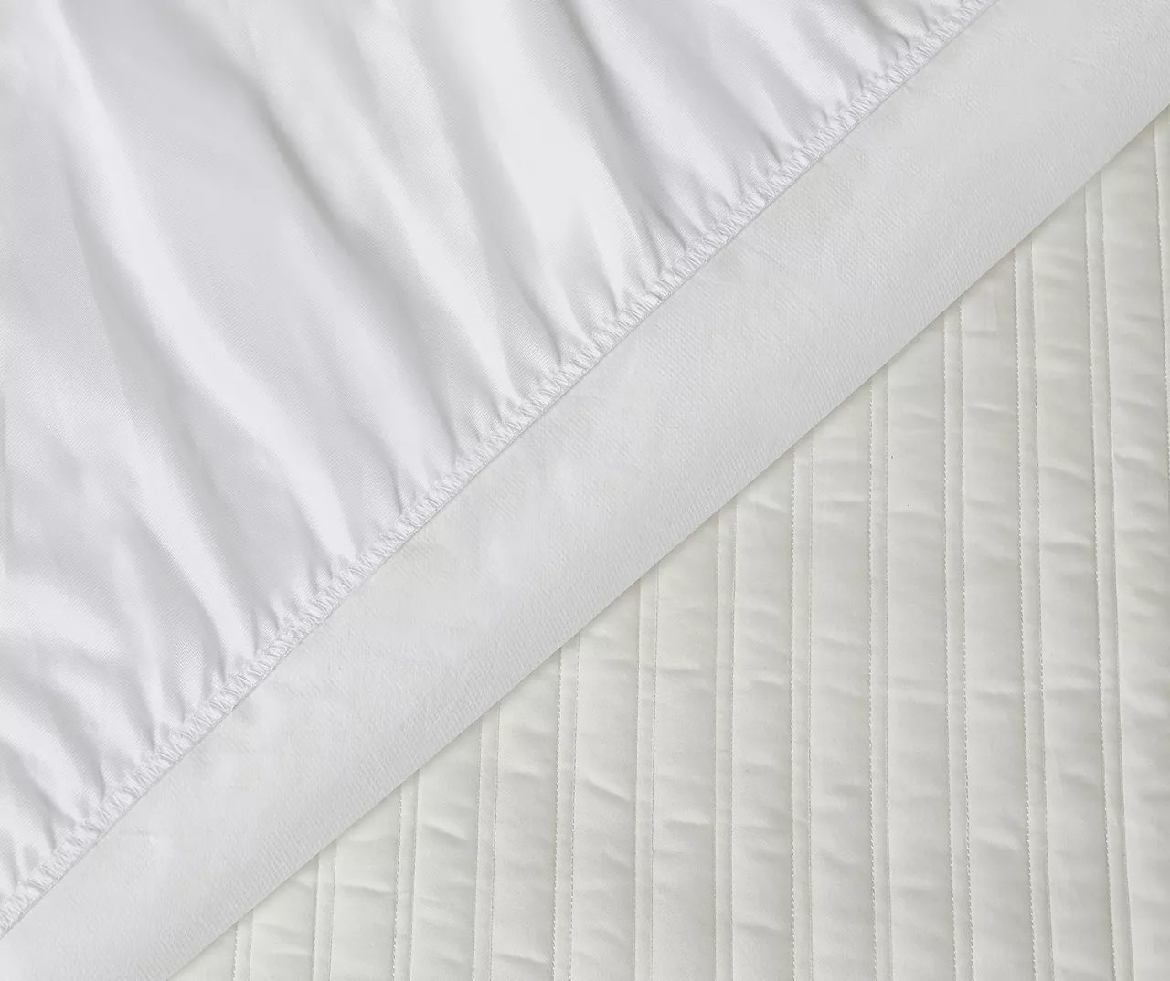 White Microfiber Waterproof Mattress Pad 17 White Microfiber Waterproof Mattress Pad - Image 15