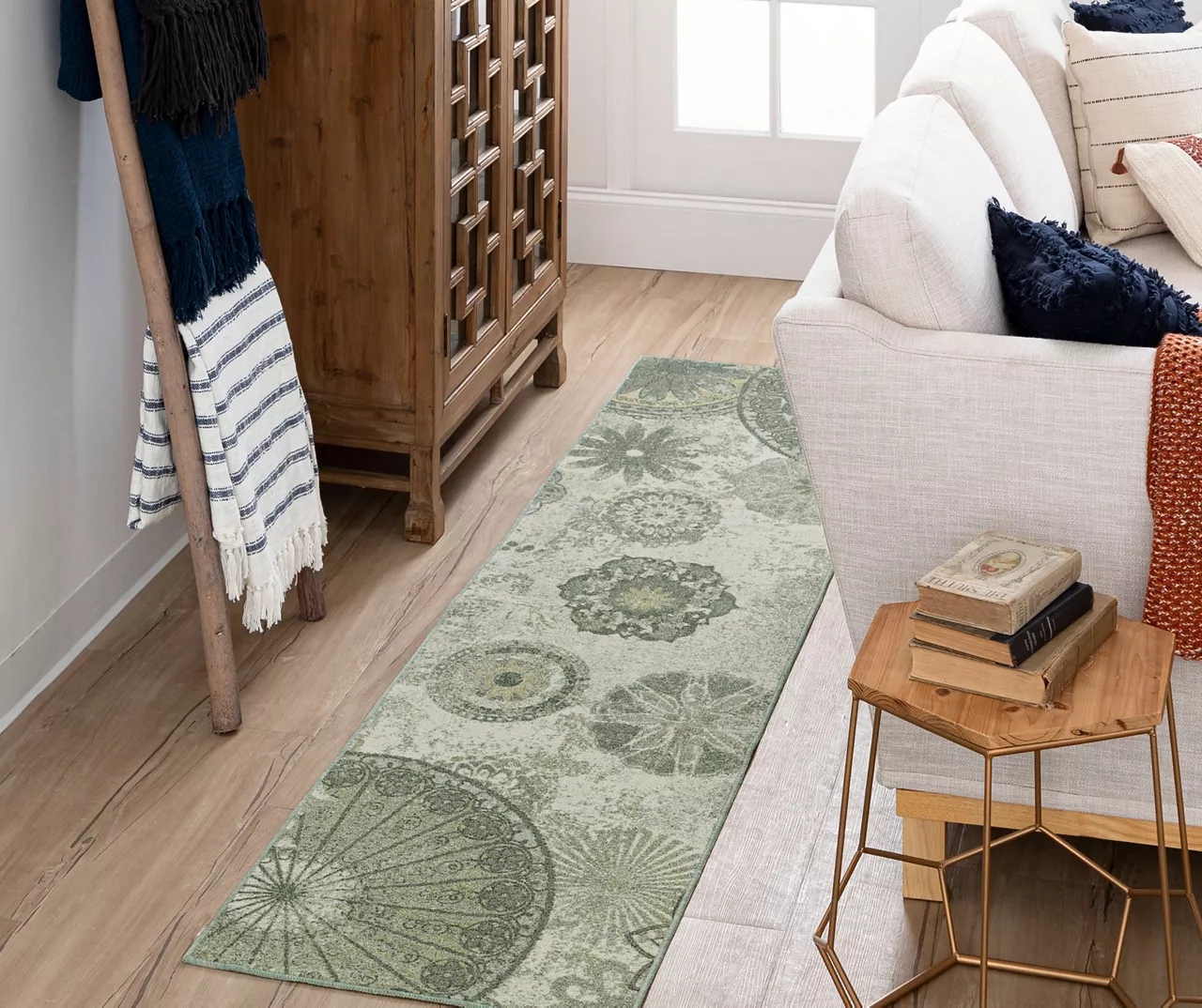 Alexa Gray Medallion Runner Rug, (2' X 8') 7 Alexa Gray Medallion Runner Rug, (2' X 8') - Image 5